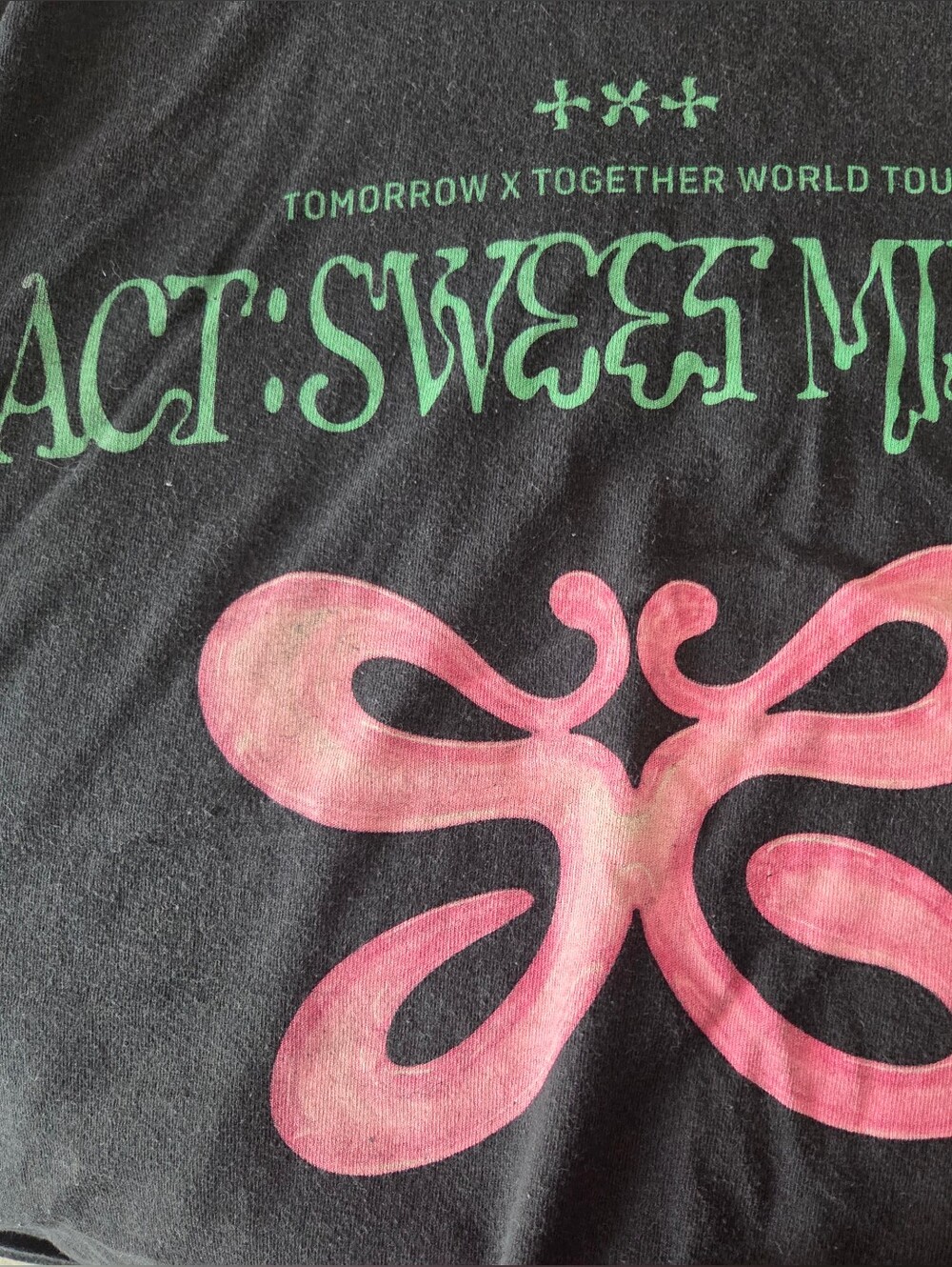 Tomorrow X Together SWEETMIRAGE Graphic Kids Tee
